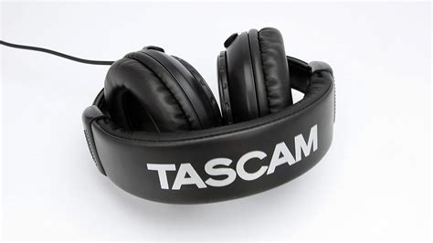 Tascam TH-02 Studio Headphone Review [An Excellent Studio Headset!]