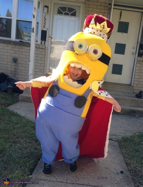 King Bob Minion Costume | Mind Blowing DIY Costumes