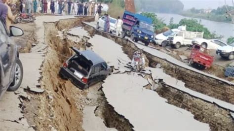 Pakistan earthquake: Death toll rises to 30, over 452 injured - India Today