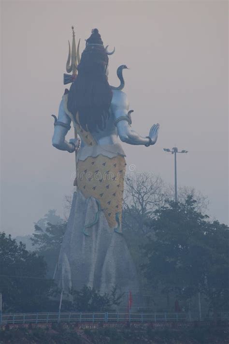 Lord of Hemu Religion, Lord Shiva of Hemu Religion Stehend Hoch, Lord Shiva, Shiv Statue ...