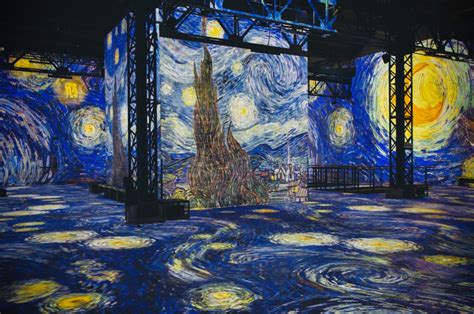 Amazing Sound and Light Show in Paris: Atelier des Lumières – Blog