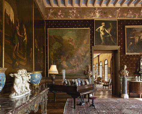 Résidence at Château de la TrousseChâteau de la Trousse: Whew. We're Not the Most Expensive Castle!