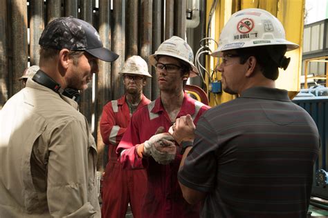 Deepwater Horizon Movie Images Feature Mark Wahlberg | Collider