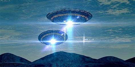 TV news crew catches spectacular UFO footage