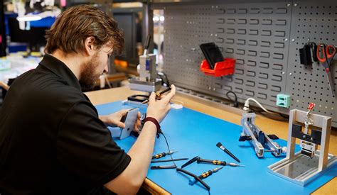 Apple will expand access to genuine iPhone parts for independent repair shops in the US | TechSpot