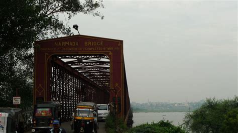 Bharuch Golden bridge declared one-way for a week | DeshGujarat