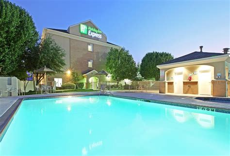 HOLIDAY INN EXPRESS & SUITES DFW AIRPORT - GRAPEVINE, AN IHG HOTEL $127 ...