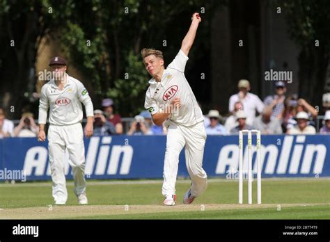 Sam Curran in bowling action for Surrey CCC Stock Photo - Alamy