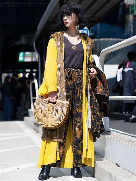 11 Japanese Fashion Trends Taking Over the Streets of Tokyo | Japanese fashion, Japanese fashion ...