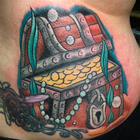 Fun treasure chest piece! #treasurechest #treasurechesttattoo #pirate #piratetattoo #thesea # ...