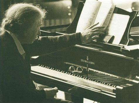 The 10 Greatest Classical Pianists of All Time