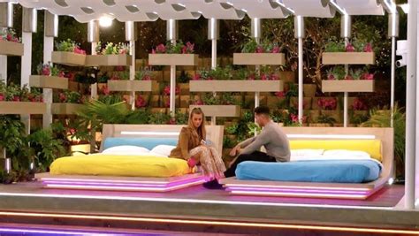 Things get heated between Callum and Shaughna | Love Island