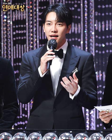 20.12.19 Lee Seung Gi SBS Entertainment Awards Official Photos | Everything Lee Seung Gi