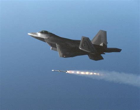 F-22 4003 successfully fired an AIM-120 missile