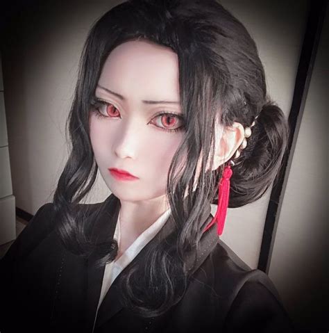 Fã de Kimetsu no Yaiba fez um cosplay incrível da forma feminina de ...