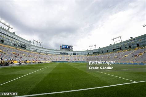 Stadium View Green Bay Photos and Premium High Res Pictures - Getty Images