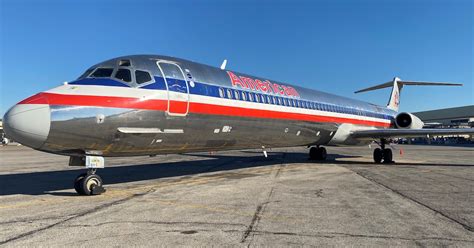 Two American Airlines MD-80s Donated to Colleges - Airport Spotting