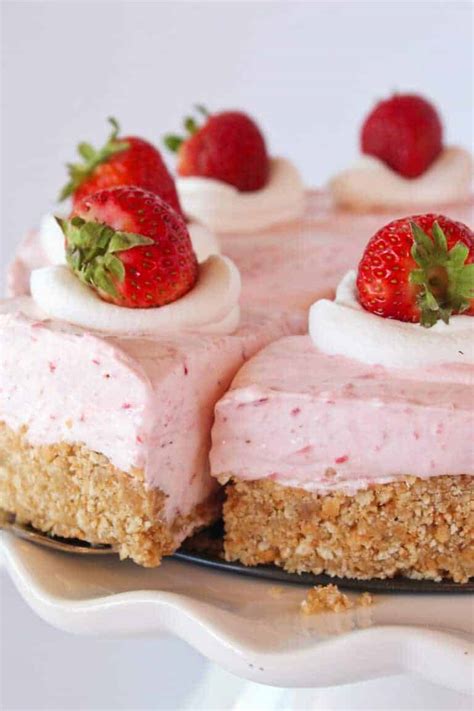 Easy No Bake Strawberry Cheesecake | Practically Homemade