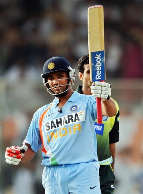 Rohit Sharma takes the applause for his half-century | ESPNcricinfo.com