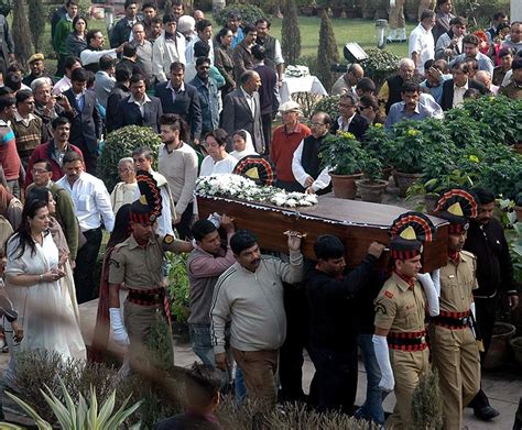 PHOTOS: Suchitra Sen's last journey - Rediff.com Movies