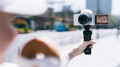 Sony Introduces the New Interchangeable-Lens Vlog Camera ZV-E10 for ...