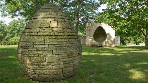 Exploring the Art Center Grounds - Walking Guide | Des Moines Art Center