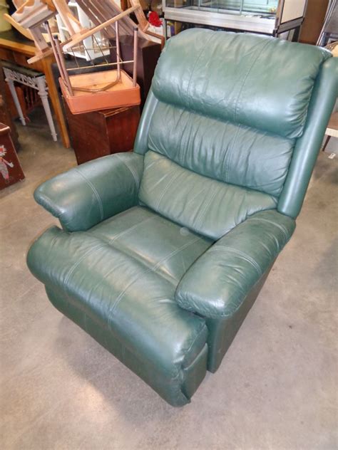 GREEN LAZY BOY LEATHER RECLINER