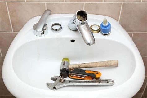 How to Repair Faucets & Taps | HomeTips