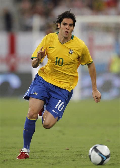 Kaká vuelve con Brasil tras más de dos años de ausencia