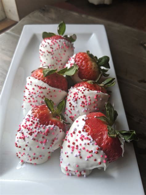 Easy White Chocolate Strawberries - Health Beet