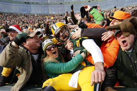 The NFL’s New Touchdown Rules Could Endanger the Lambeau Leap - WSJ