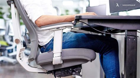 How to Adopt the Right Sitting Angle and Reduce Back Pain