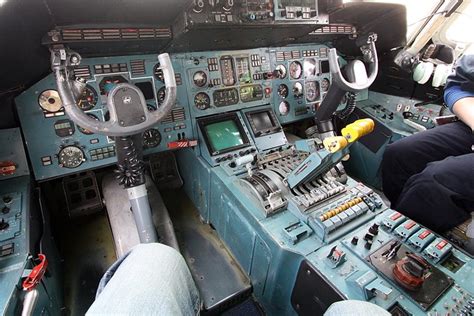 Antonov 225 Cockpit | Dave Subelack | Flickr