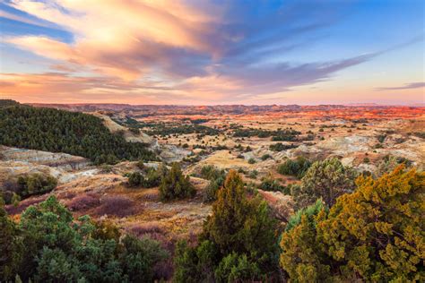 Fall in North Dakota: Best Fall Foliage + Activities - Midwest Explored