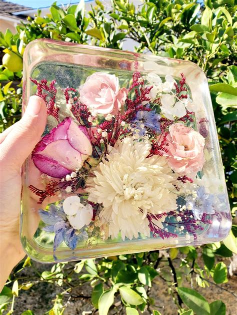 Preserving Wedding Flowers in Extra Large Resin like glass | Etsy in 2021 | Resin flowers, Dried ...