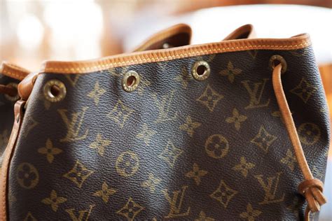 Louis Vuitton Noé | How to Restore a Vintage LV Bag | What's In My Purse