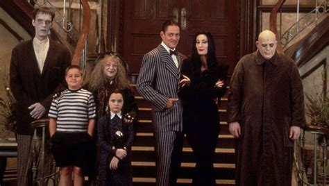 TV Lover: My Review of The Addams Family (1991)