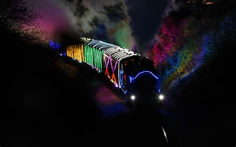 Train of Lights | At Waterside Bridge, Paignton, Devon, 15 D… | Flickr