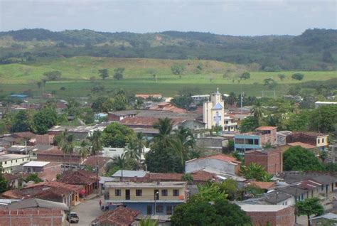 En Tarazá (Antioquia) marcharon para exigir que pare la violencia | RCN ...