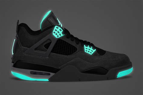 Air Jordan IV Retro “Green Glow” - Planet of the Sanquon