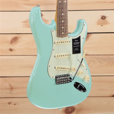 Fender Vintera '60s Stratocaster - Surf Green – Righteous Guitars