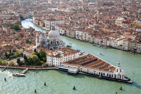 Take a Tour of the Famous Venice Architecture