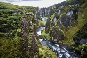 Fjadrargljufur Canyon: A Guide to the Towering Cliffs and Winding River ...