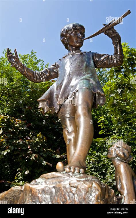 The famous Peter Pan statue in Kensington Gardens, London Stock Photo - Alamy