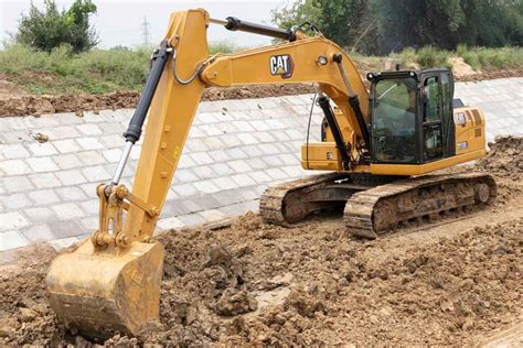 2D E-fence For Excavators | Machine Control | Cat | Caterpillar