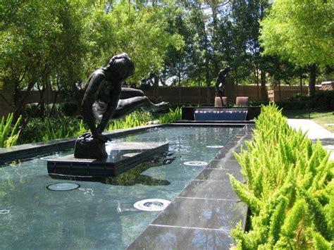 Pool sculptures - Architizer