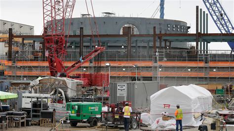 South Carolina utility halts construction at nuclear reactors