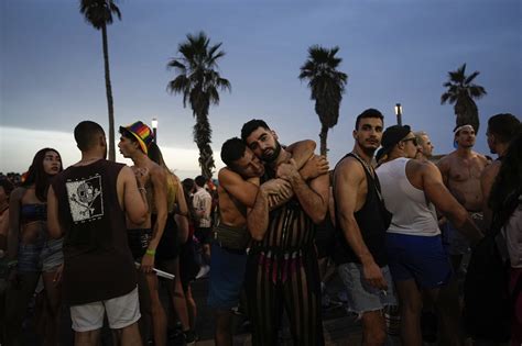 Tens of thousands join Tel Aviv Pride parade, celebrating gains and ...