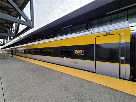 VIA Rail unveils the first of its new train sets - Transit Toronto - Weblog