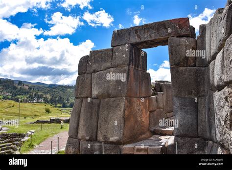 Stonework walls sacsayhuaman hi-res stock photography and images - Alamy